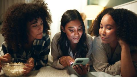 Gen Z vs Gen Alpha: Differences in Mobile Usage and MVAS Adoption